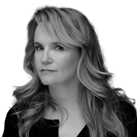 Meet Lea Thompson at Superhero Comic Con and Car Show June 20-23, 2024 — San Antonio, Texas