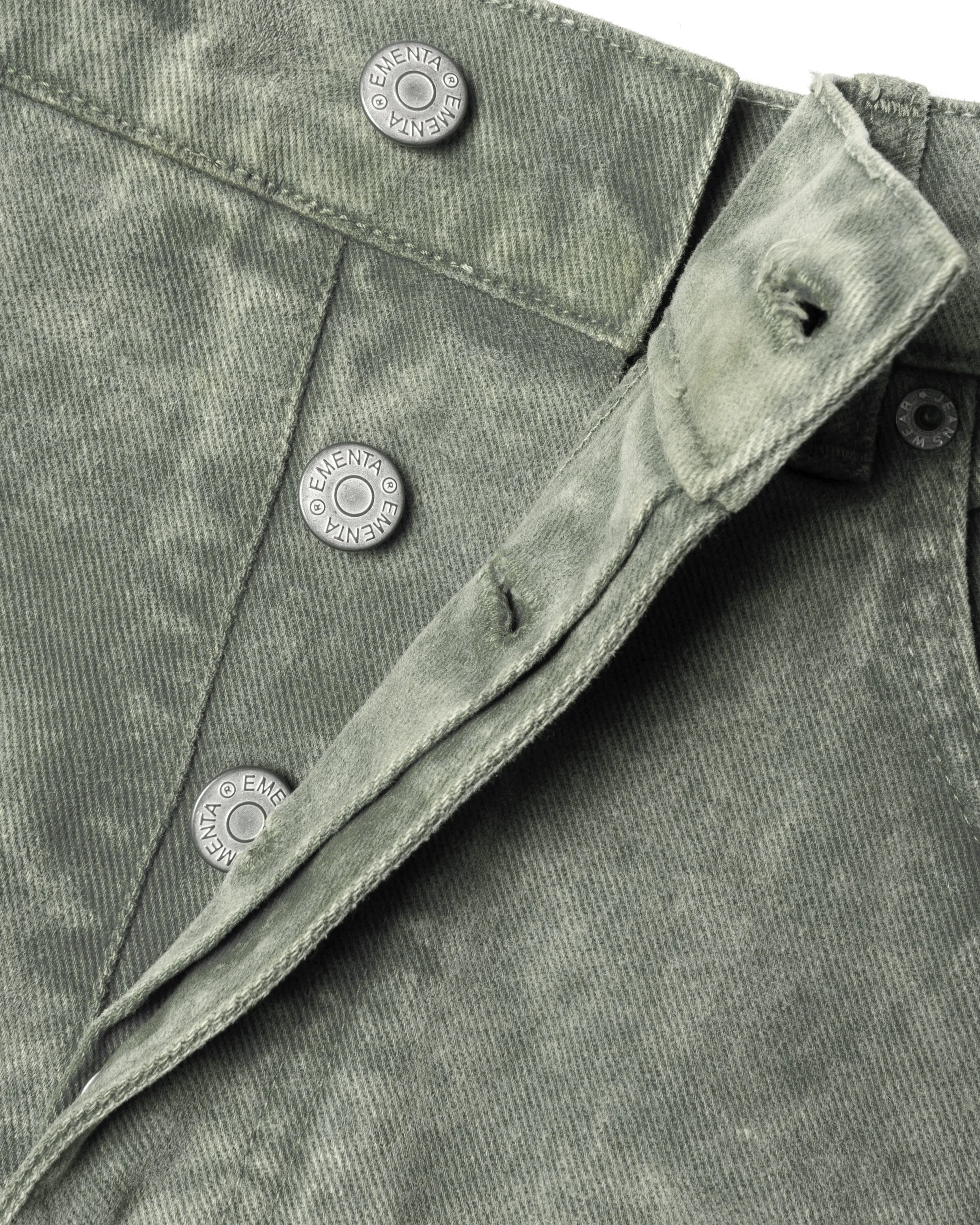 EMENTA_251UPT10093_BONGA PATCH SOFT TWILL_PANTS_ GREEN WASHED_DETALHE 3.jpg