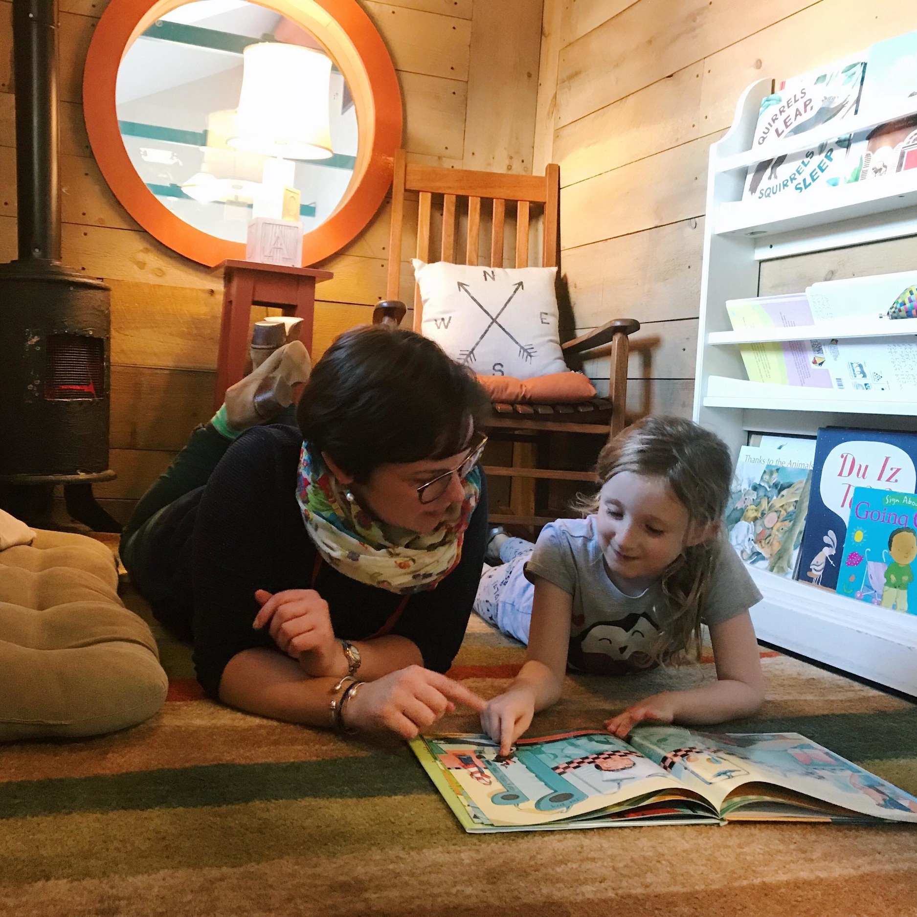 Visitors+read+to+each+other+in+Book+Nook.jpg