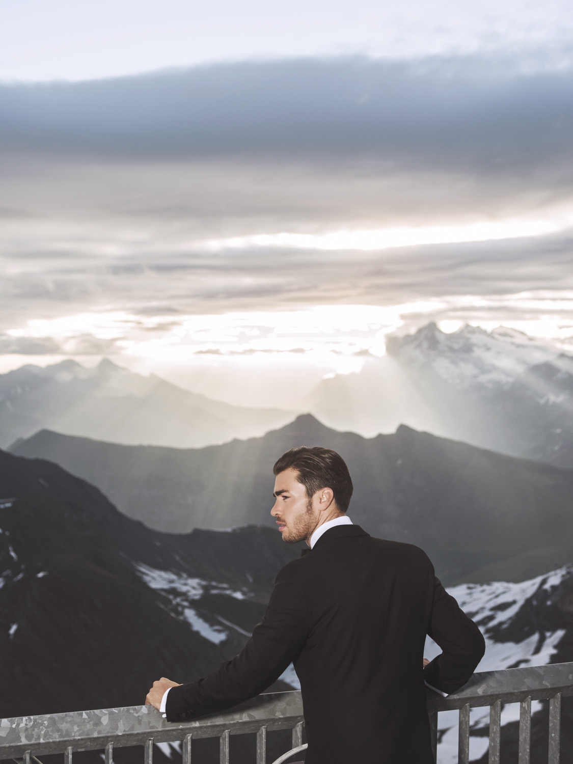 Rafael Beutl, Fashion, Schilthorn, Piz Gloria, Made in Bern, Berner Oberland, Hackett London, remoneuhaus.com-3.jpg
