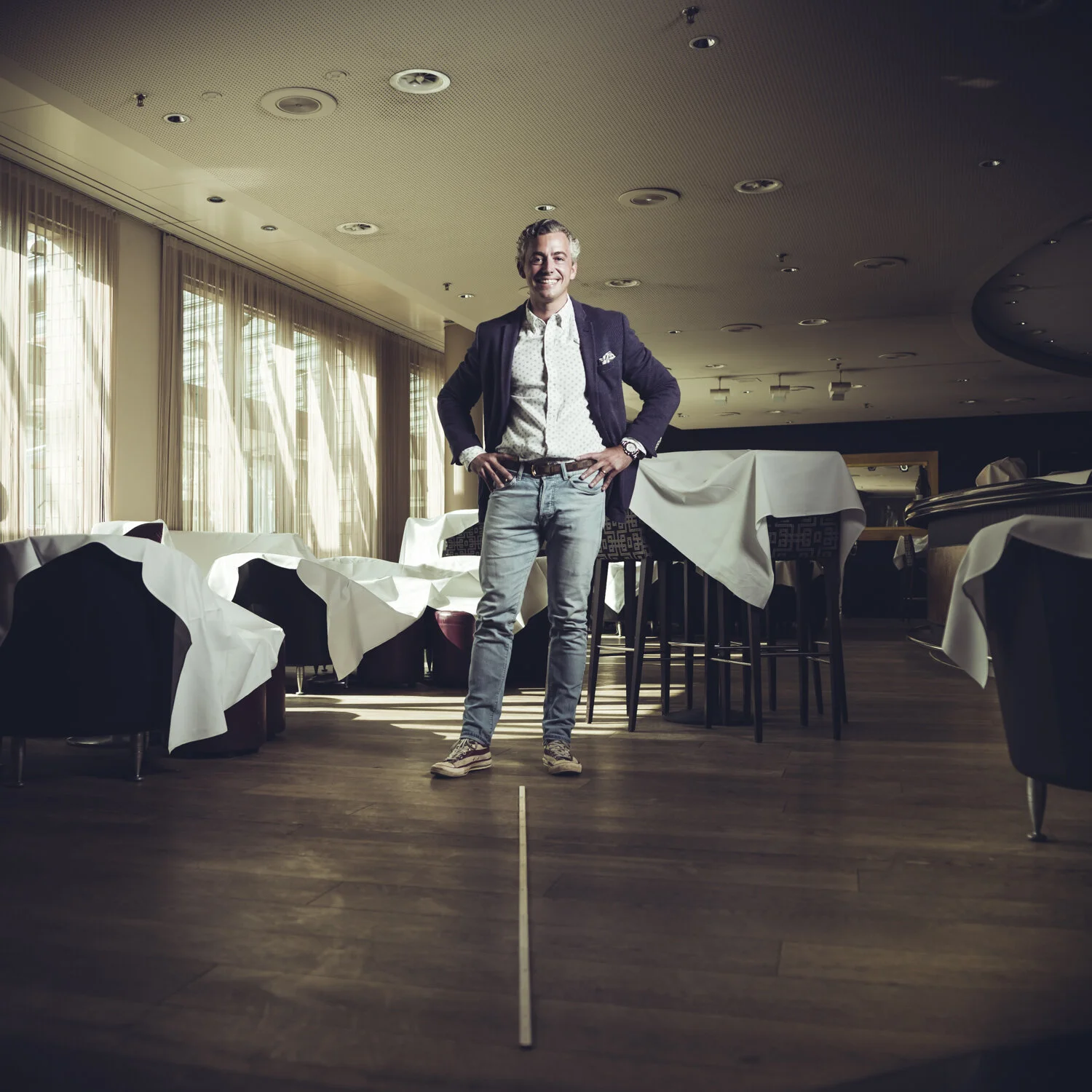 Lukas Meier Kursaal Bern 2 Meter Abstand remoneuhaus.com-6.jpg