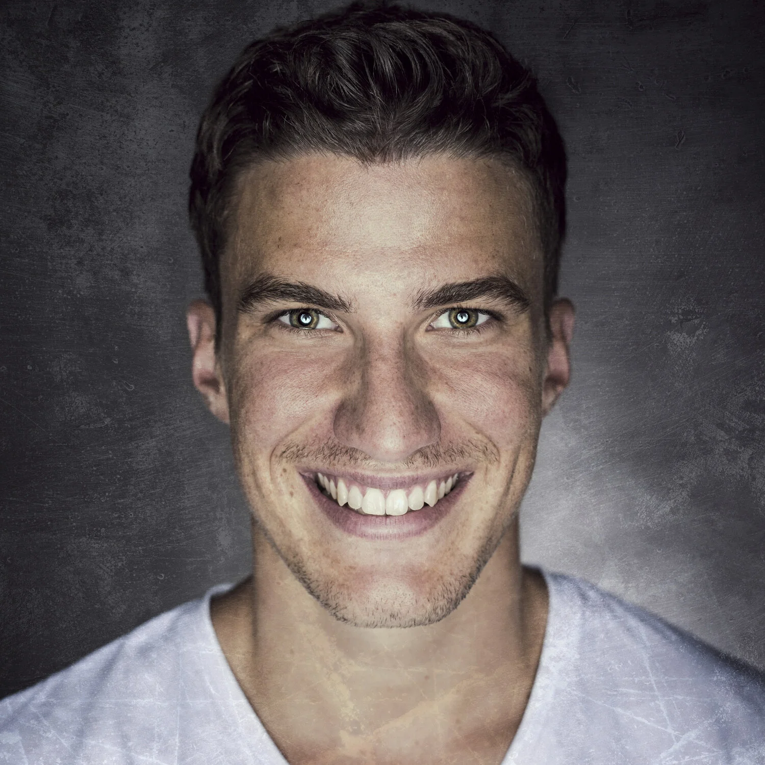 Roman Josi-2mabstand-remoneuhaus.com-2.jpg