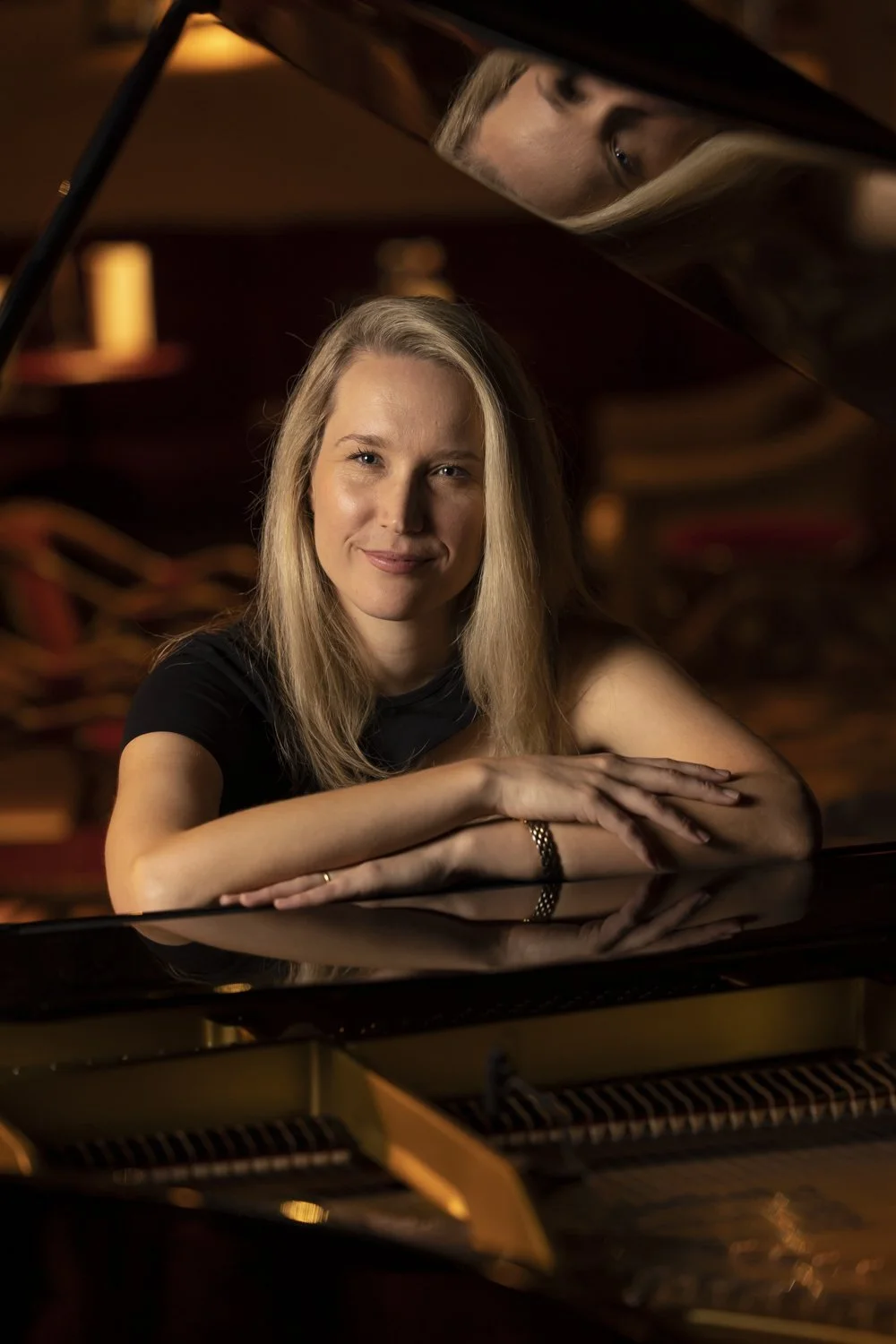 Sarah McKenzie content creator remoneuhaus.com-1.jpg