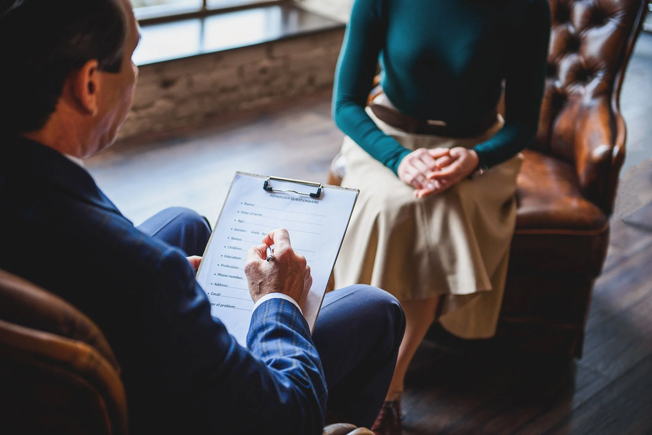 Hallucinations and Delusions: How to Recognize Psychosis and Help Someone