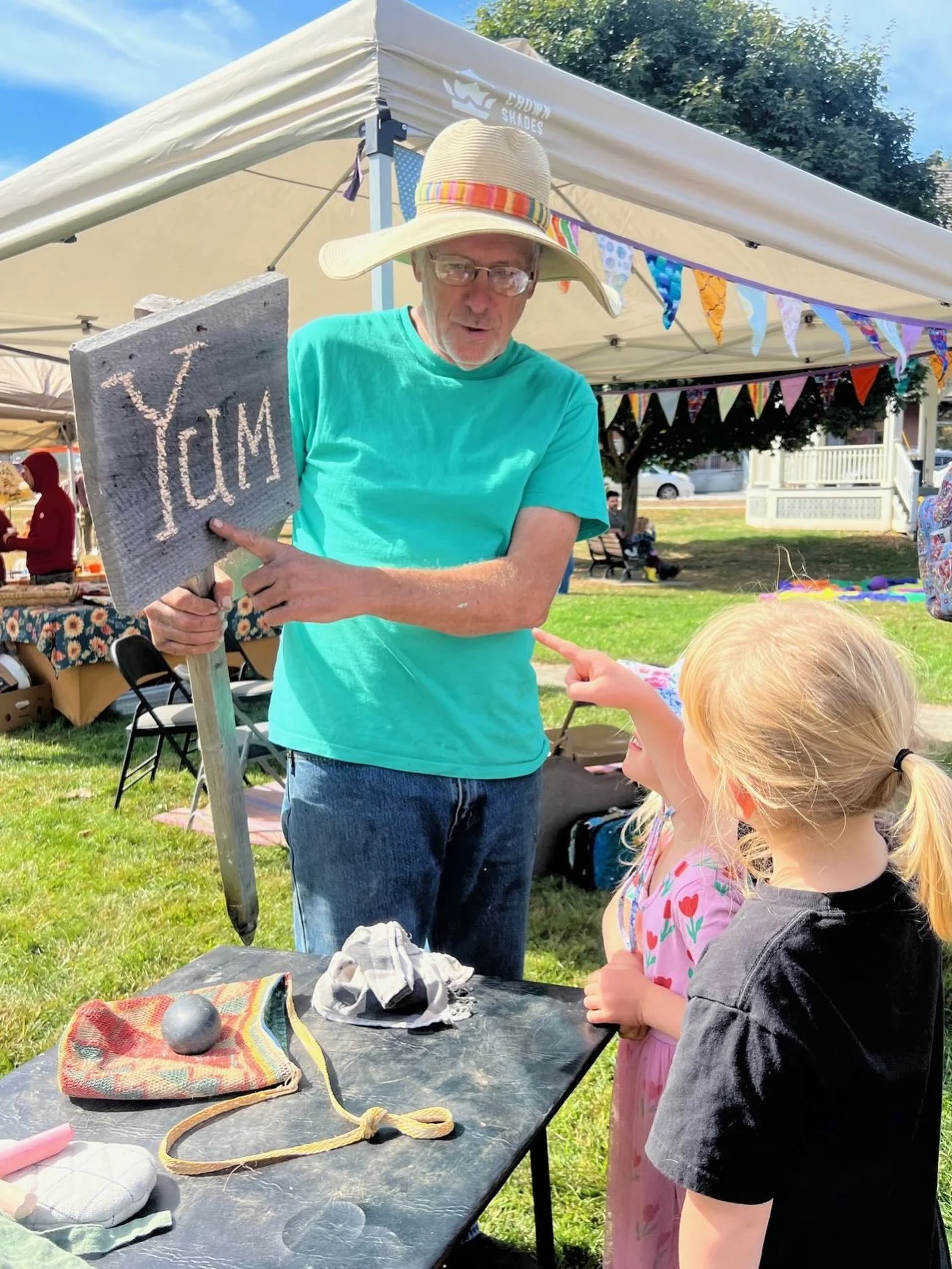 STONE SOUP: this Sunday 9/17 we&rsquo;ll feed our community some soup, some story and a little taste of magic!!!! 

The time has come for our last @royaltonfarmersmarket of the season! Last year we began what we hope will be an annual tradition of ma