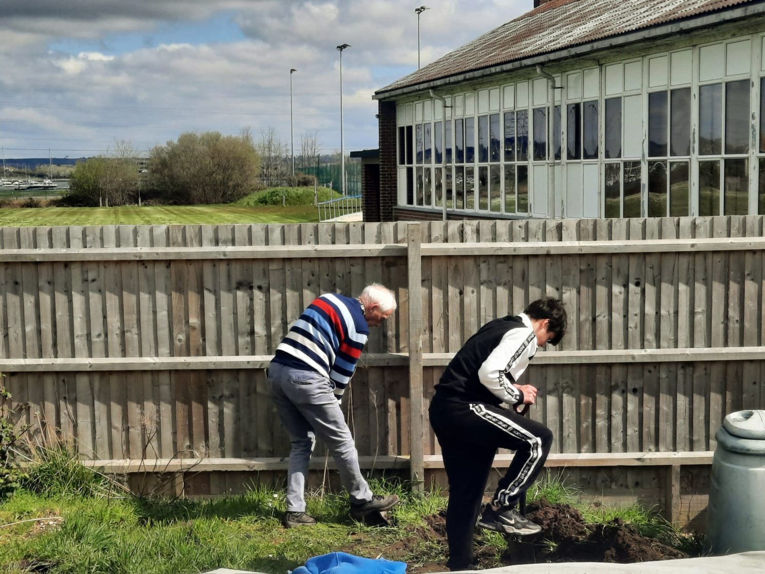 Raised Beds Work Party 15th April 2023 LC 5.jpg