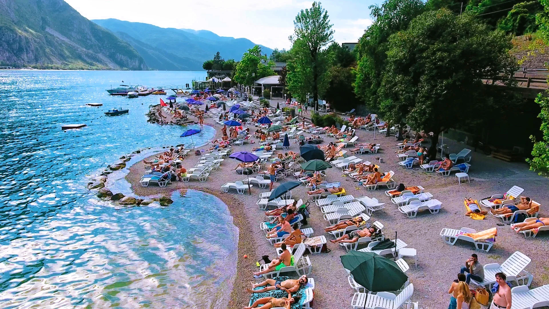 Can You Swim in Lake Como A Guide to Swimming, Activities, and Safety