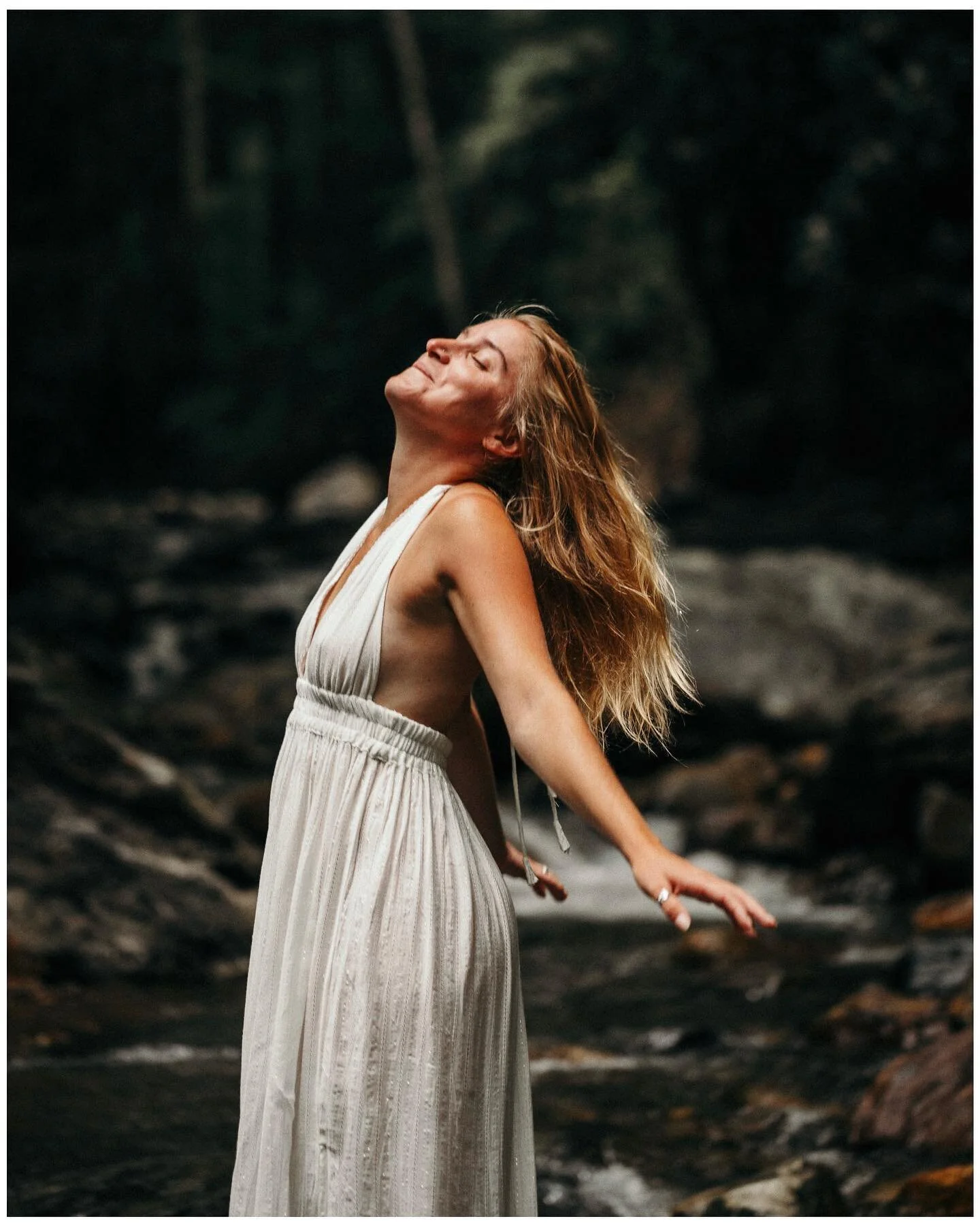 Alyssa in the forest 

🍃

#girlgaze #femaleartist #womenphotograph #documentingwomen #ourmomentum #canonmarkiv #sharedmemories #pisgah #pisgahnationalforest