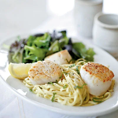 0808p162b-scallops-linguine-l.jpg