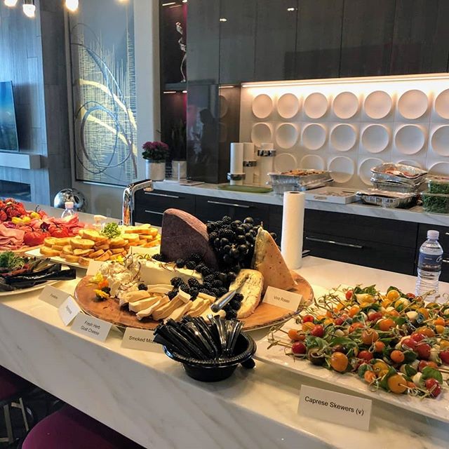 What a wonderful time we had catering for @luxurylvmag 's Food &amp; Wine issue 'eco fashion' party at Vu this weekend!! Lovely people, the homes, art and the view all magnificent. And there were barely any leftovers!

#events #Henderson #magazine #f