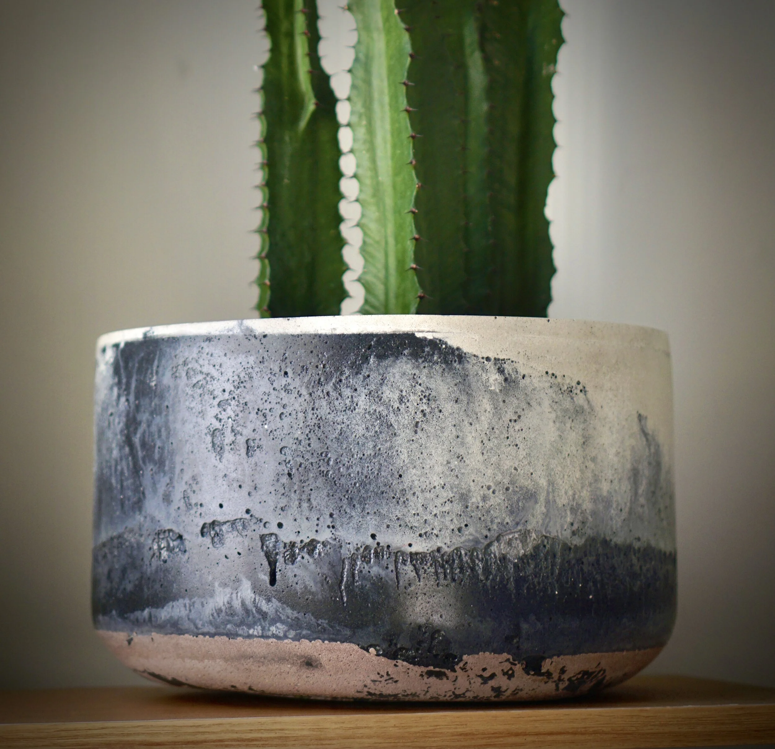 12” planter pot