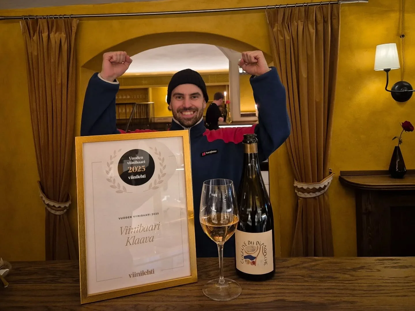 WINE BAR OF THE YEAR - VUODEN VIINIBAARI 😍 Thank you so much for the great honor @viinilehti ✨ 

This wine bar of the year is waiting to serve YOU (🫵) from Monday to Saturday every week! See you in Meritullinkatu 💛🍾