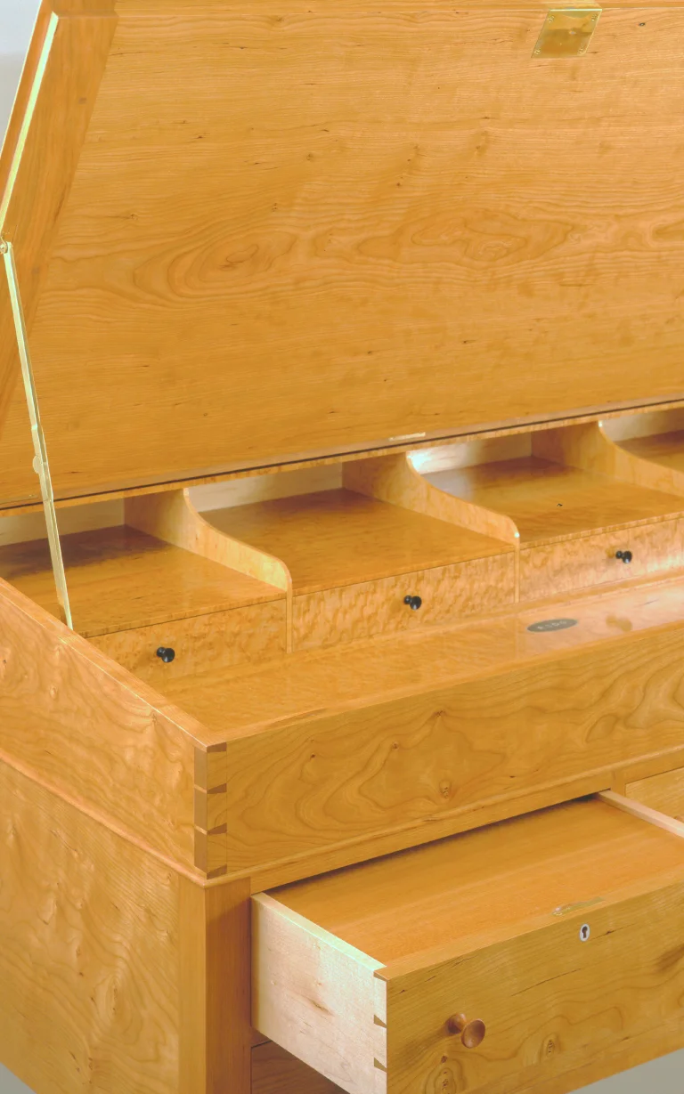 bruce-eaton-stand-up-desk-maple-detail-Boston-custom-furniture.jpg