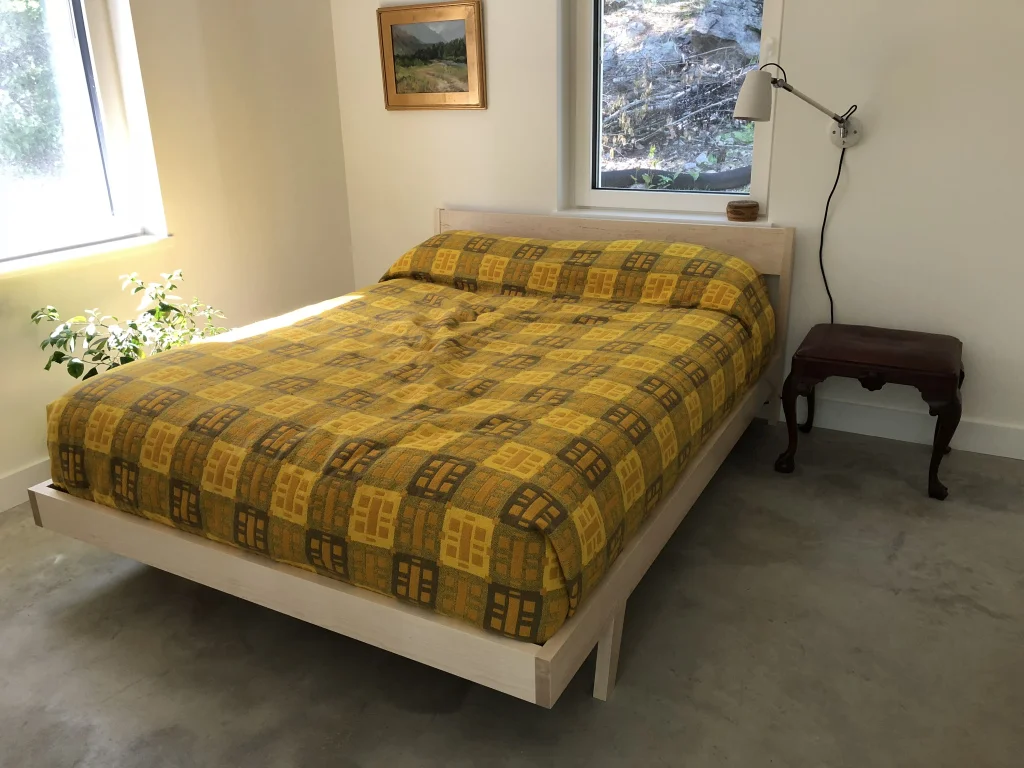 Contemporary maple bed