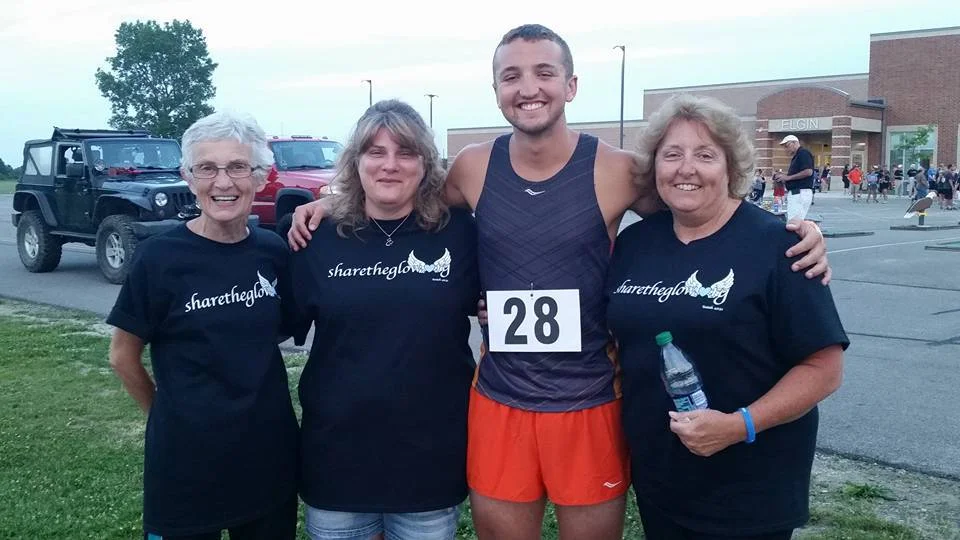 2016 Glow Runner Winner (One-Time Recipient): Kevin Conroy (Pictured with Sponsors Donna Lee, Tonya Ralph, and Theresa Vermillion)