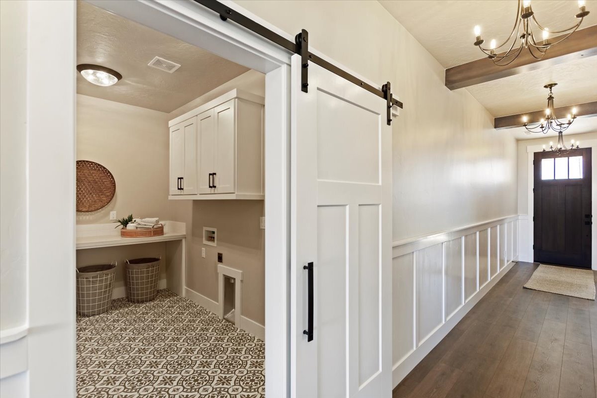 06-Interior Entry View - Copy.jpg