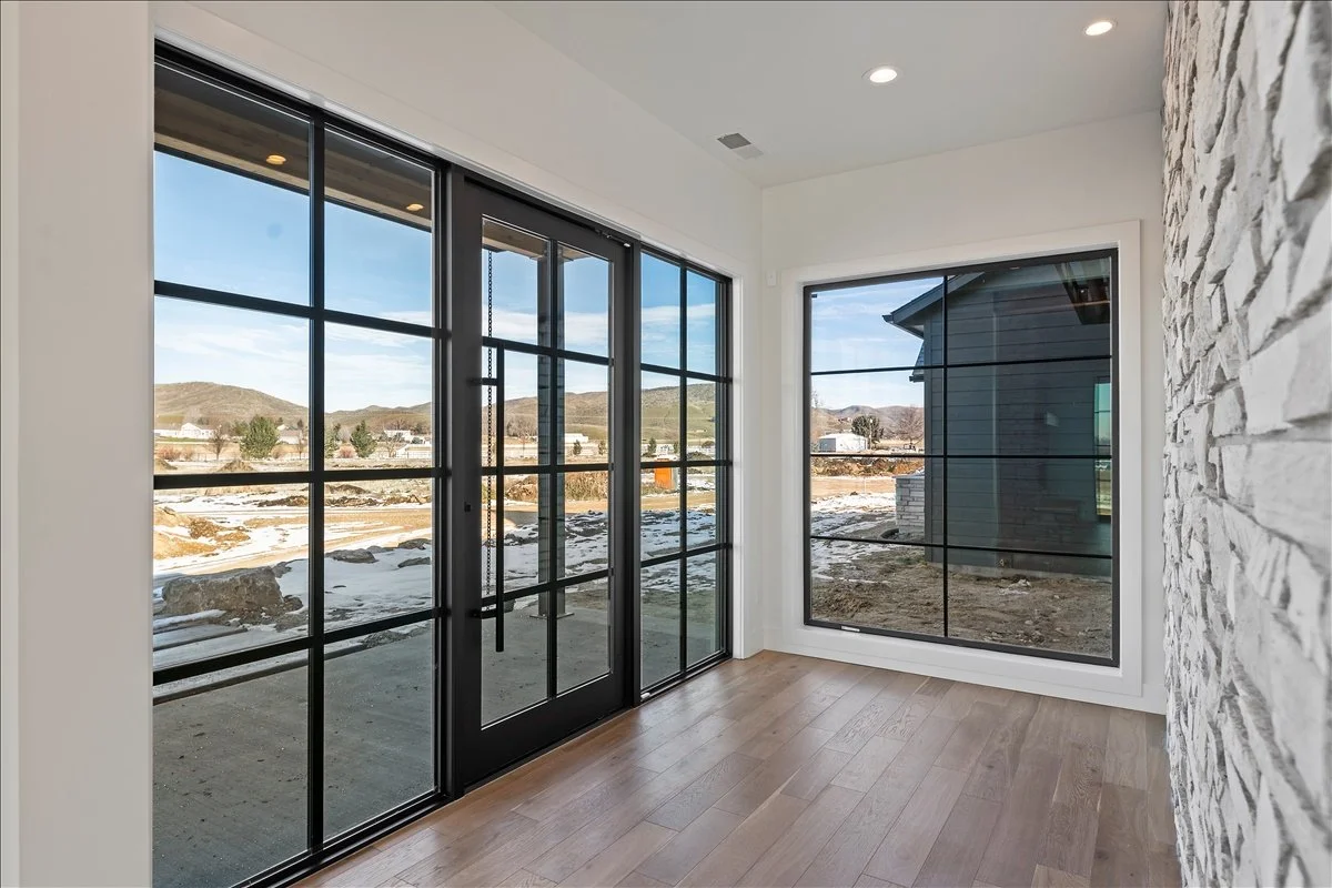 07-Interior View.jpg