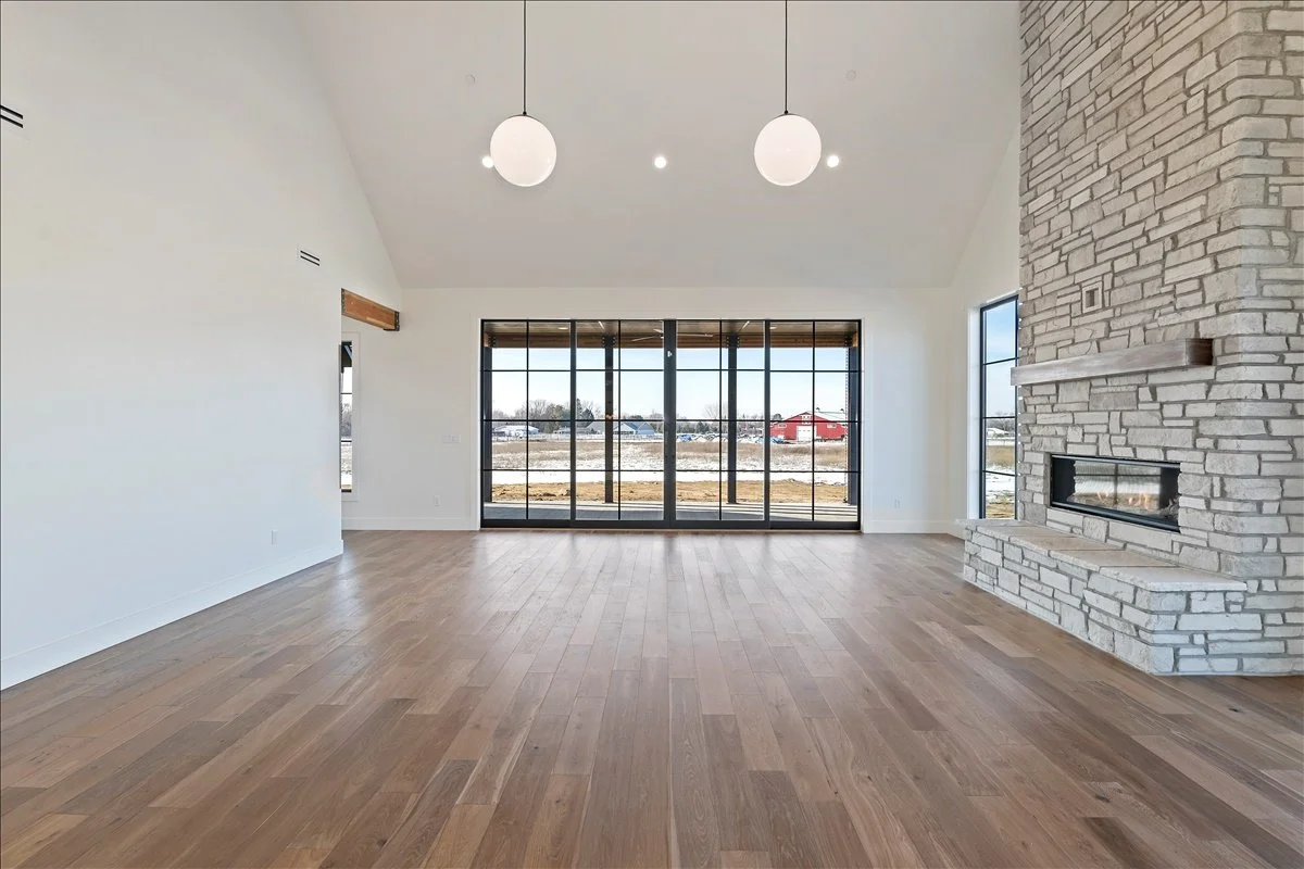 08-Interior View.jpg