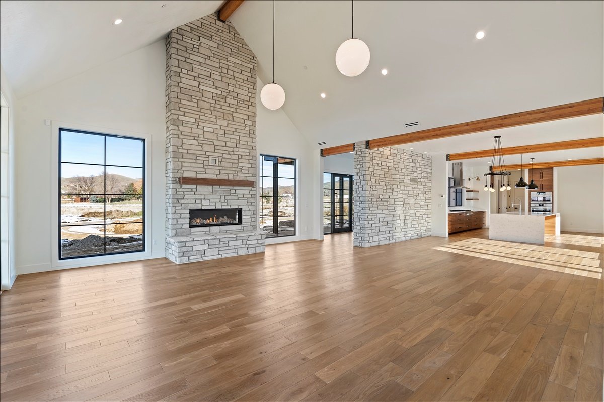 11-Interior View.jpg