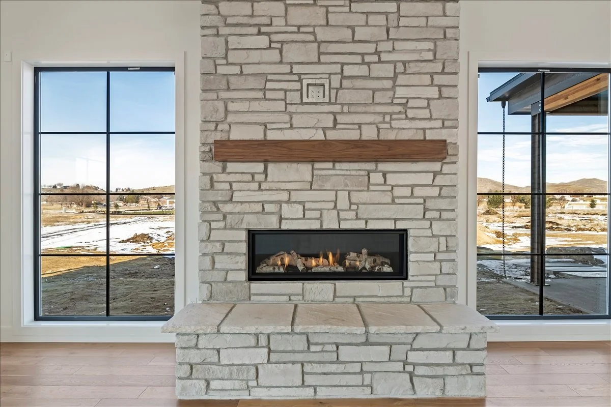 12-Interior View.jpg