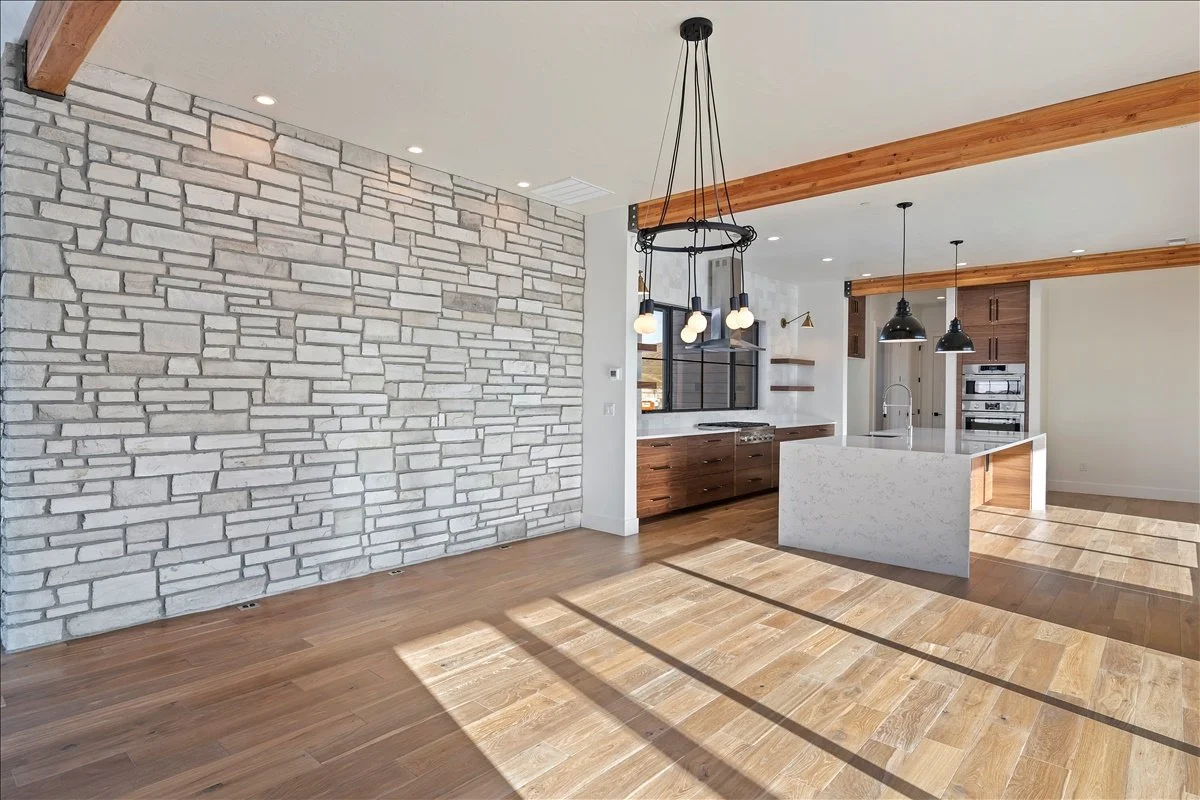 14-Interior View.jpg