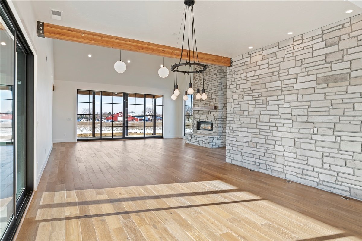 15-Interior View.jpg