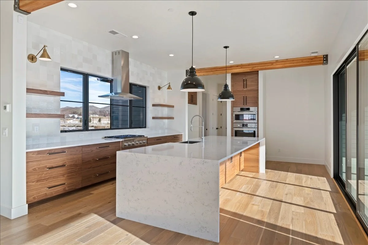 16-Kitchen.jpg