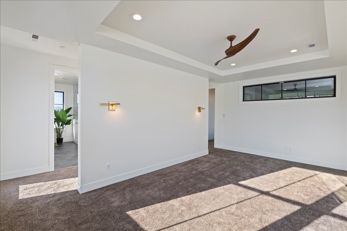 27-Primary Suite.jpg