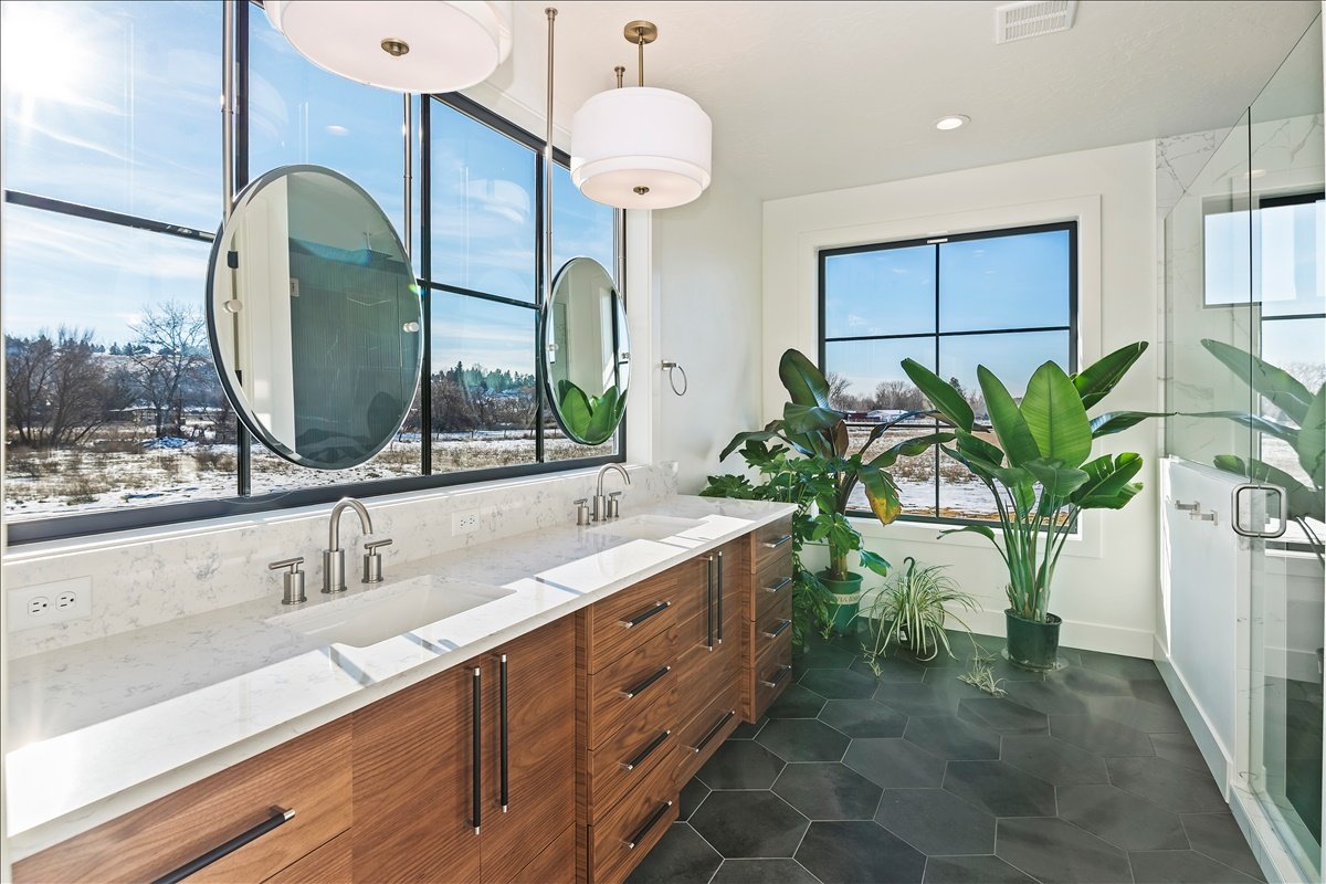 31-Primary Suite.jpg
