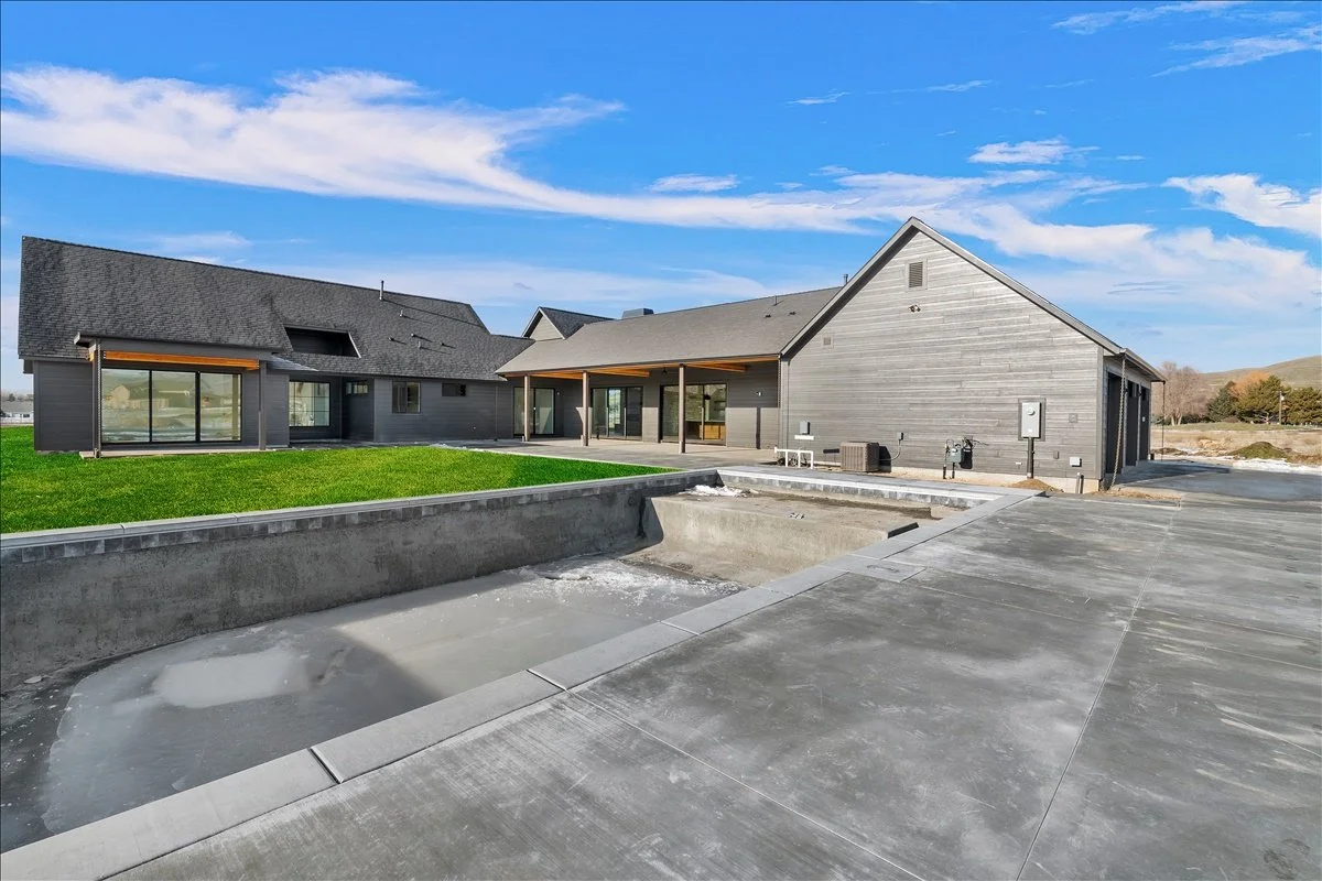 54-Exterior View.jpg