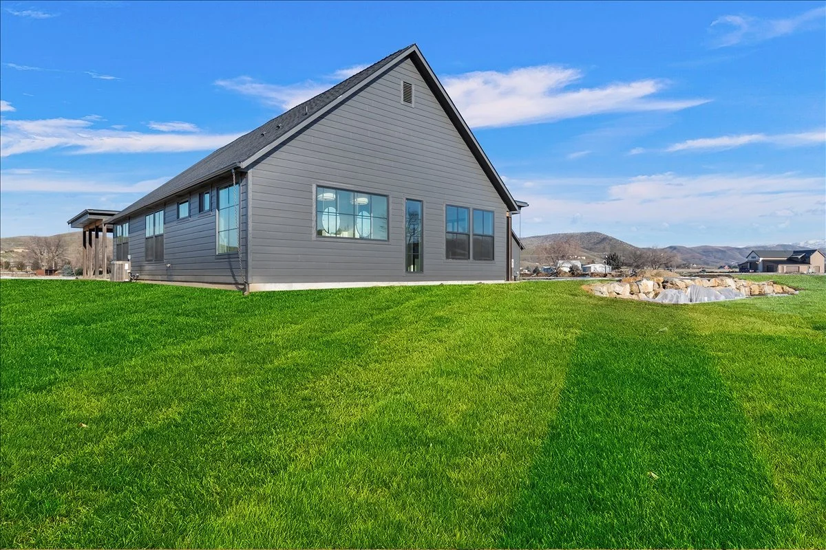 57-Exterior View.jpg