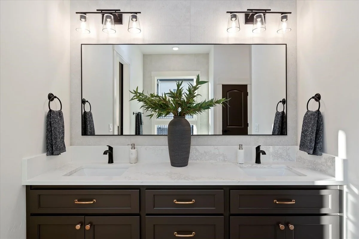 12-9793 S. Peregrine Falcon Ave_003.jpg