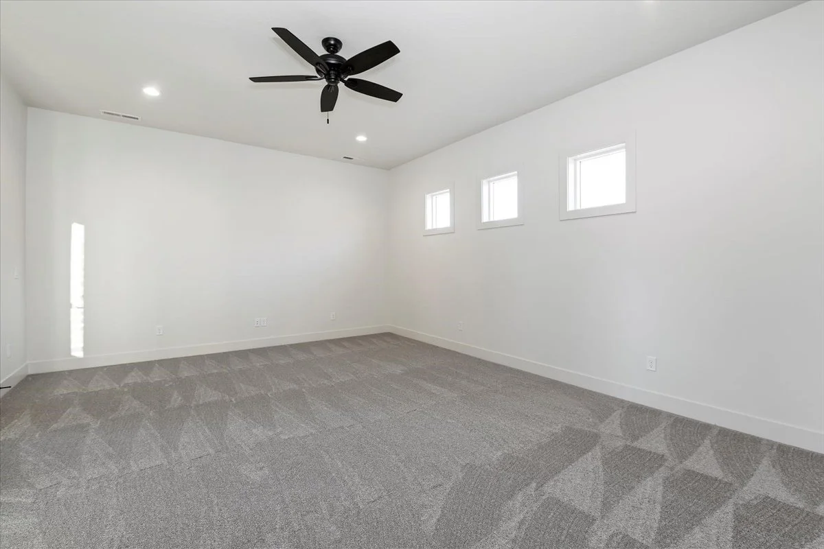 24-9793 S. Peregrine Falcon Ave_014.jpg