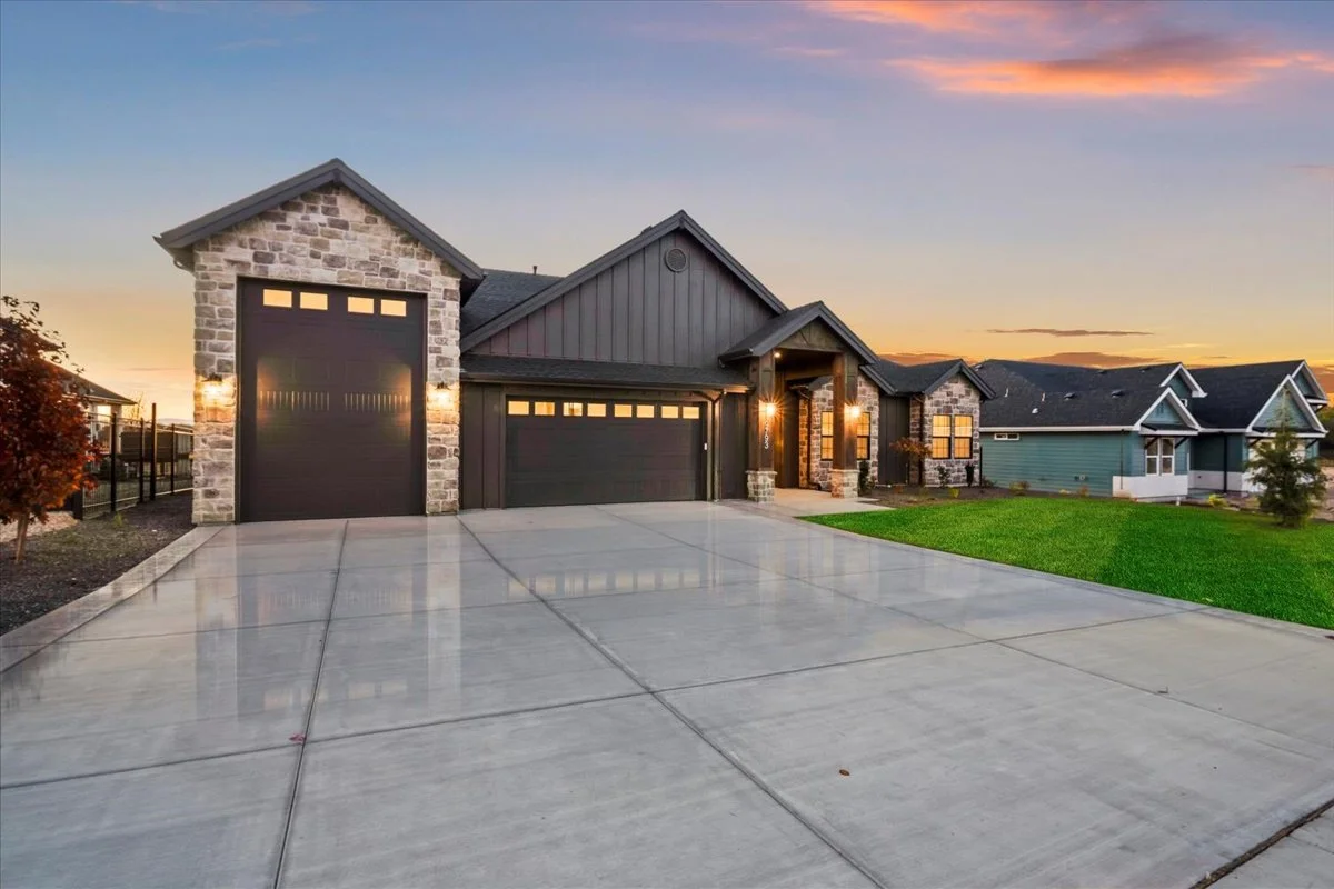 07-9793 S. Peregrine Falcon Ave_037.jpg