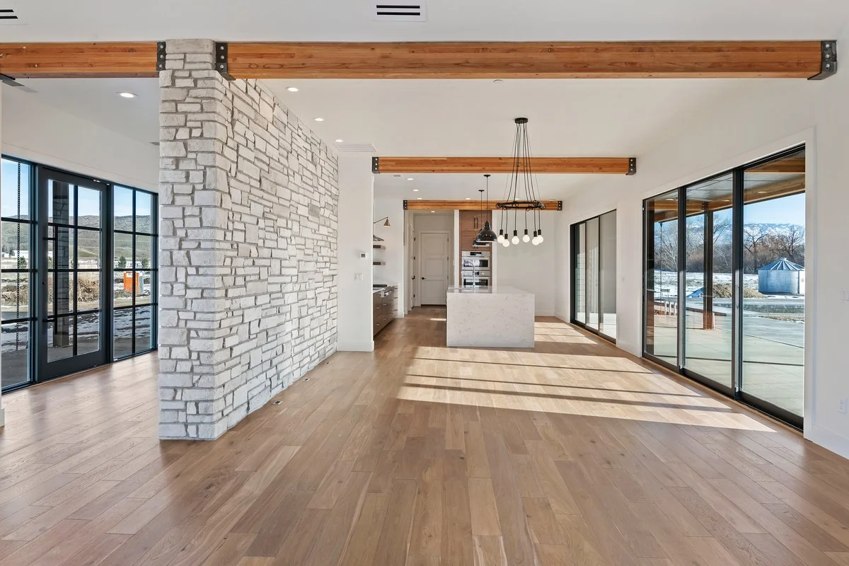 Interior View 11.jpg