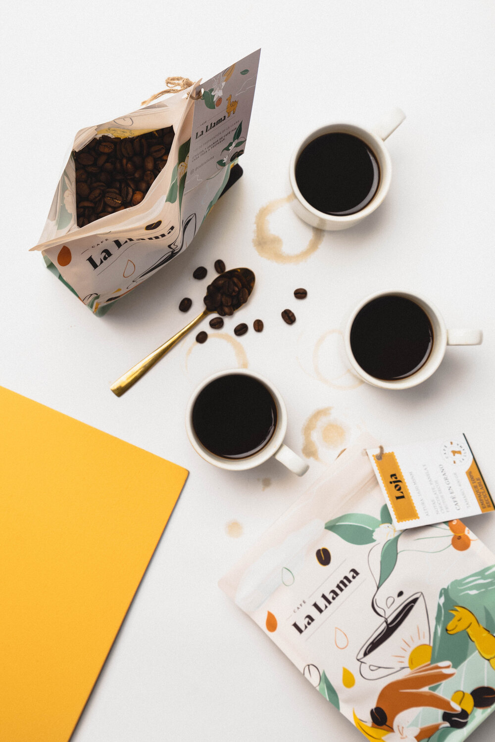 takethree-portfolio-cafelallama-packaging-6000.jpg