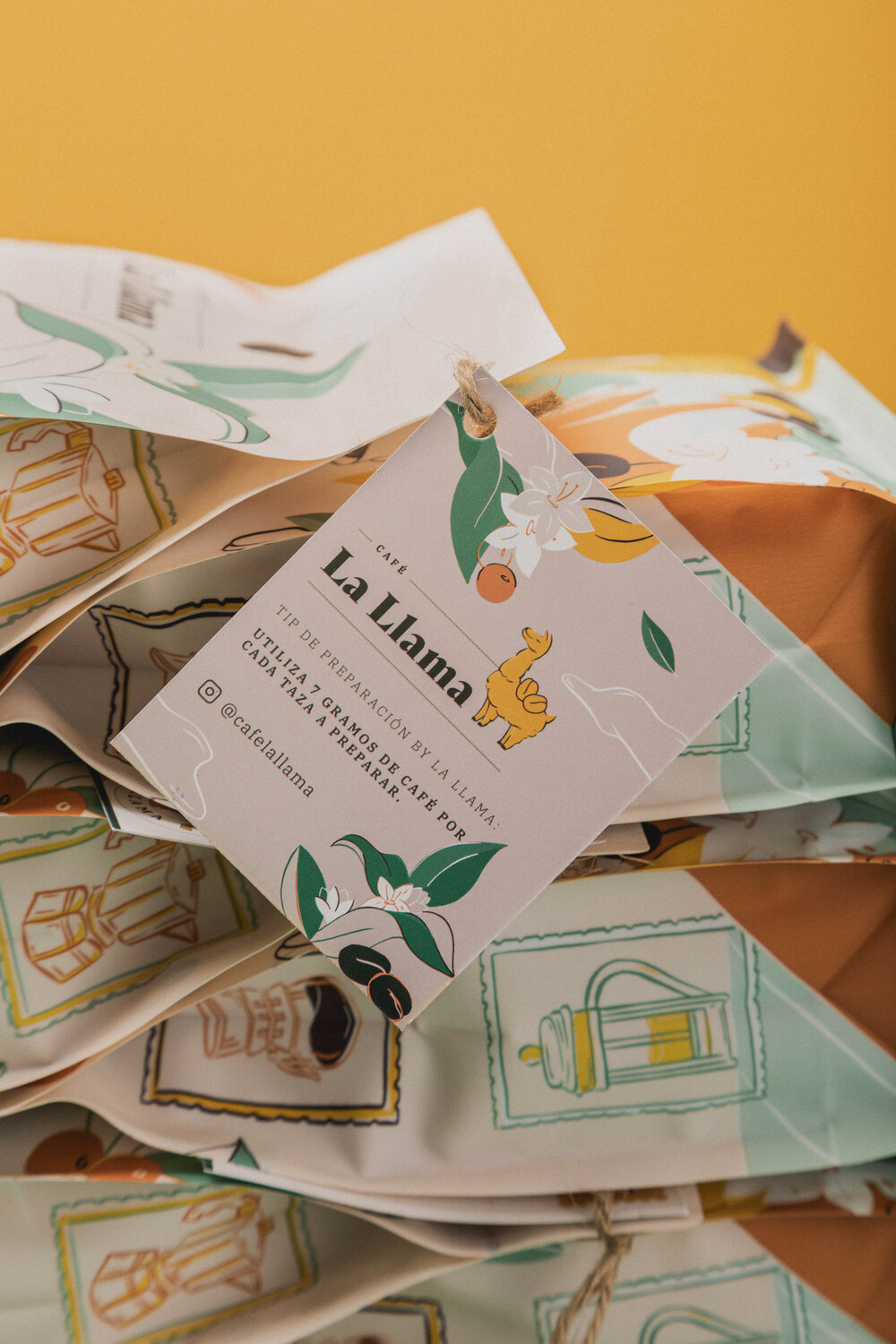 takethree-portfolio-cafelallama-packaging-5031.jpg