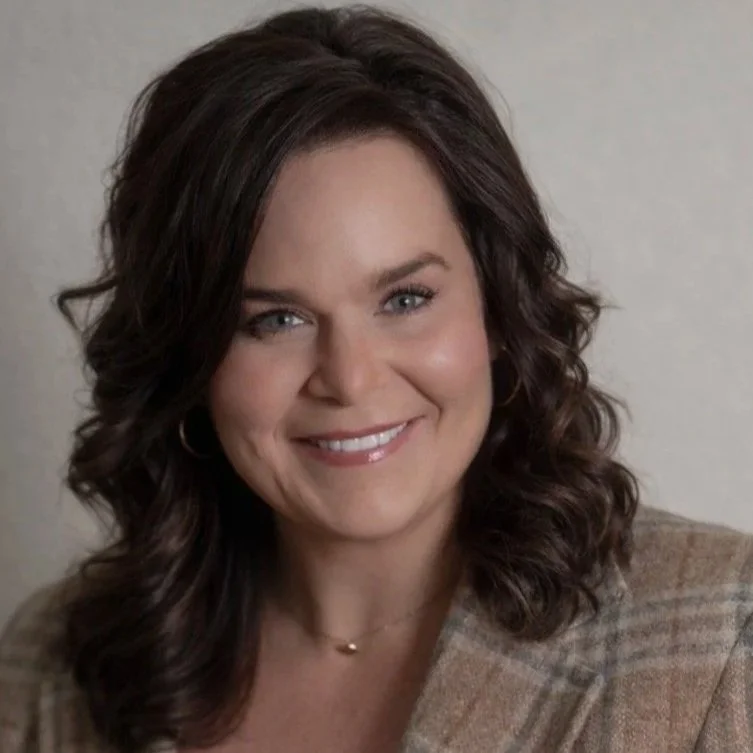 Kari Ruth

  Skylight Financial Group  