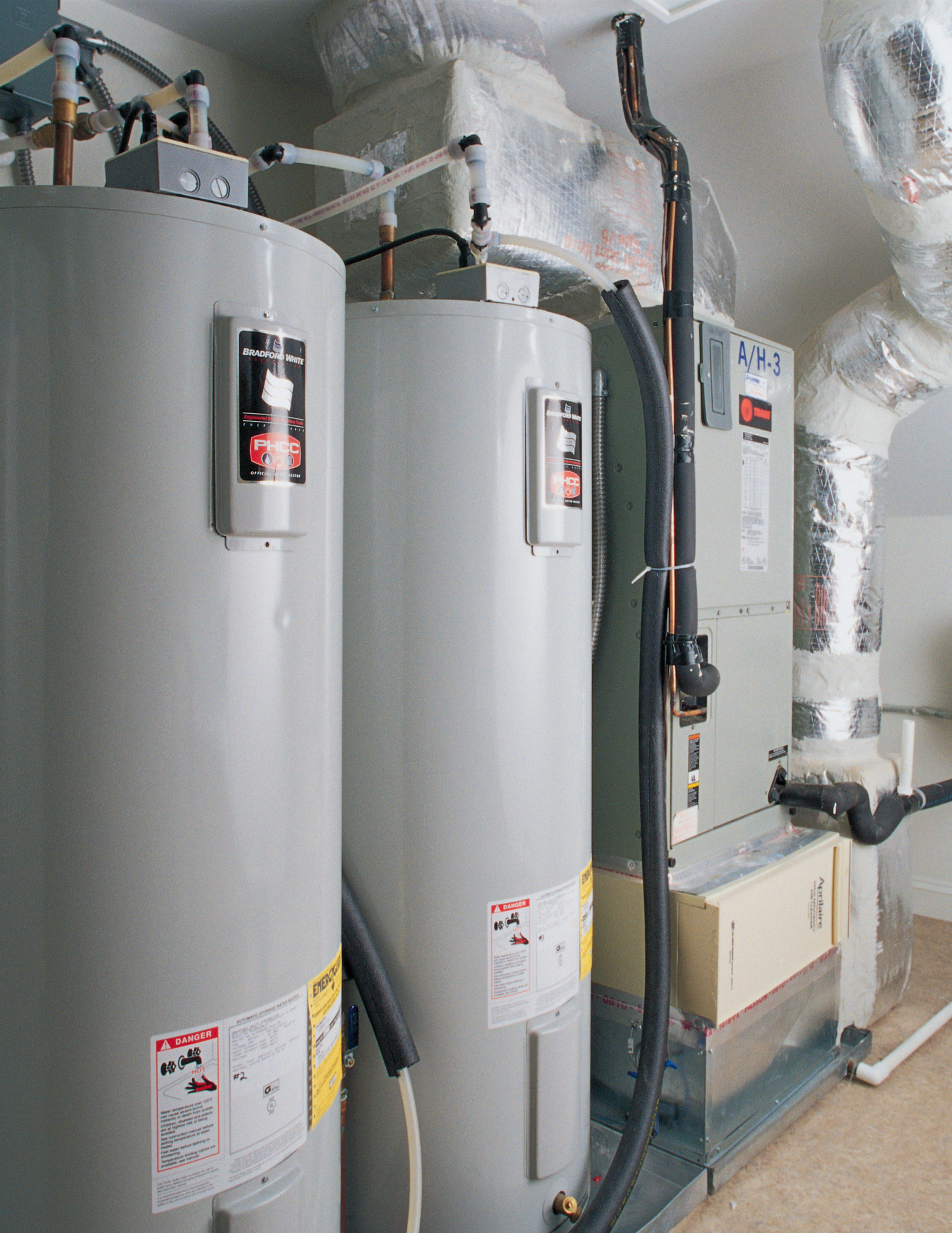 How a New Water Heater Can Reduce Your Utility Bills - Universal Plumbing u0026  Sewer