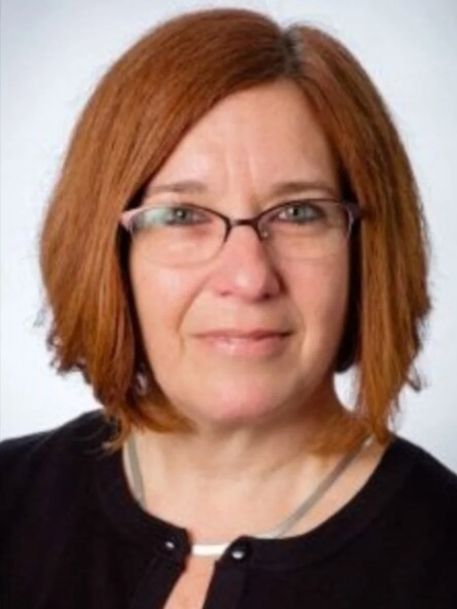 Gwen, Account Executive