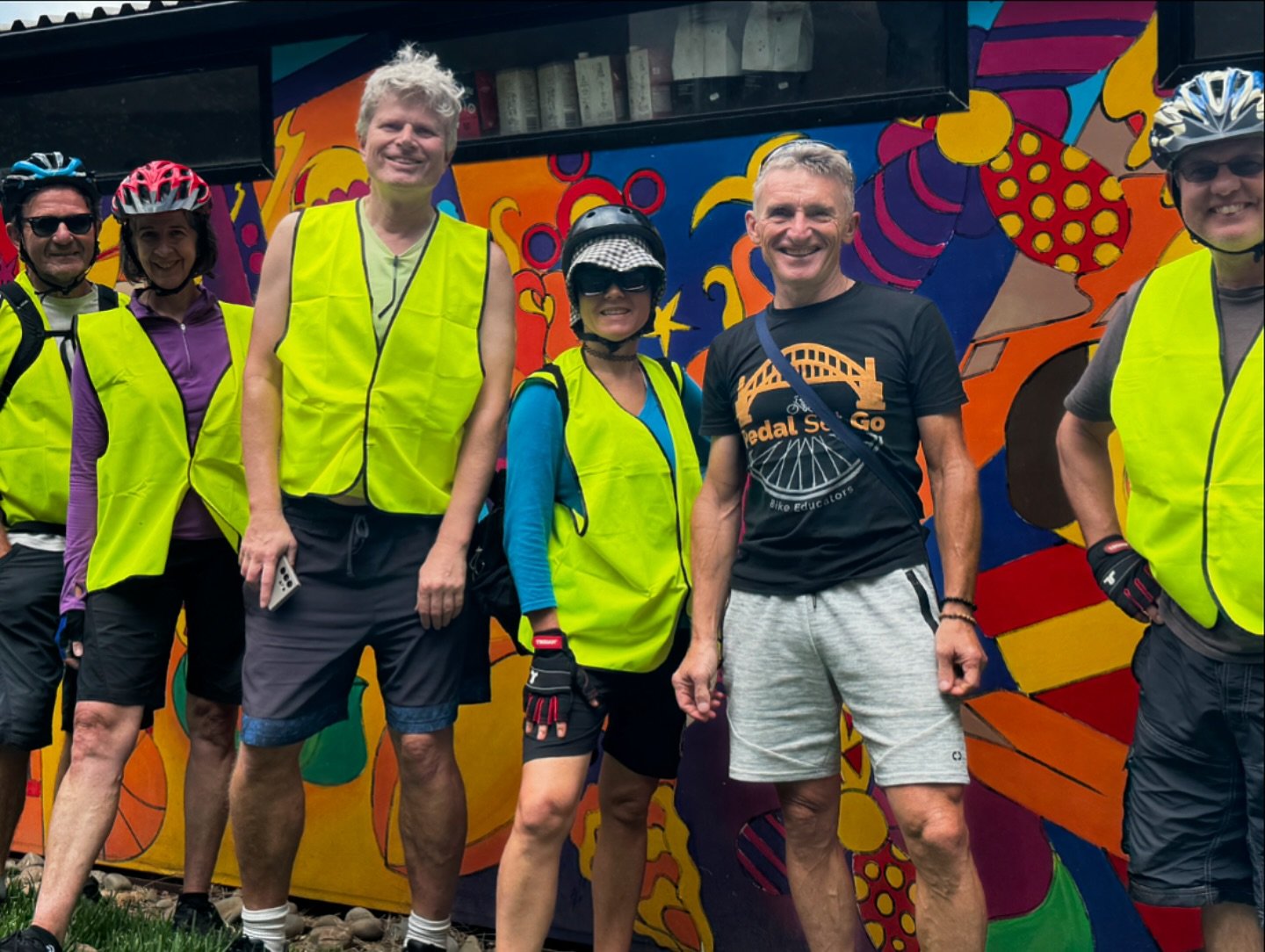 Exploring art and community by bike!  @lanecovecouncil_ art-themed guided ride is all about #LoveWhereYouLive and embracing a micro-adventure close to home. Connecting people to places through public street art and the beauty of our shared spaces.

A