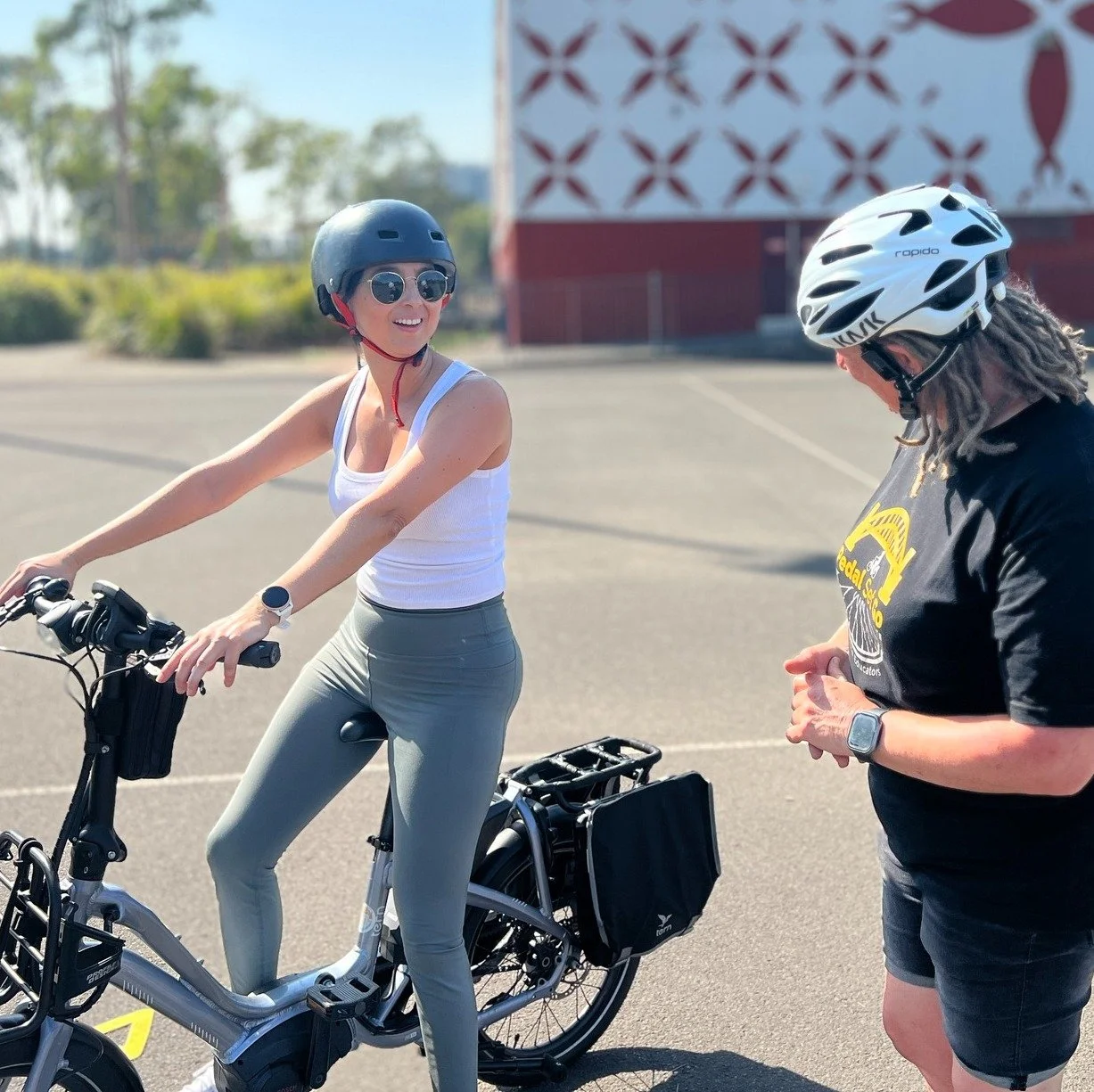 Why choose a one-on-one lesson?

Everybody learns differently.

Some people prefer individual attention, a quieter learning environment and a lesson tailored to their goals.

Whether you want to learn the basics, improve your bike control, ride with 