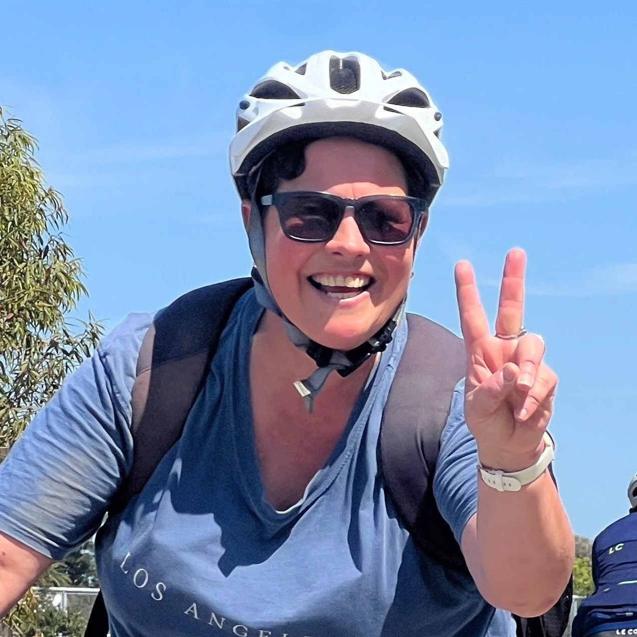 RIDE KINDLY: EYE CONTACT ON THE ROAD

One small thing we do on our rides around Sydney is make eye contact with people around us.

At intersections, driveways and on narrow streets, those brief moments of connection can change how an interaction feel