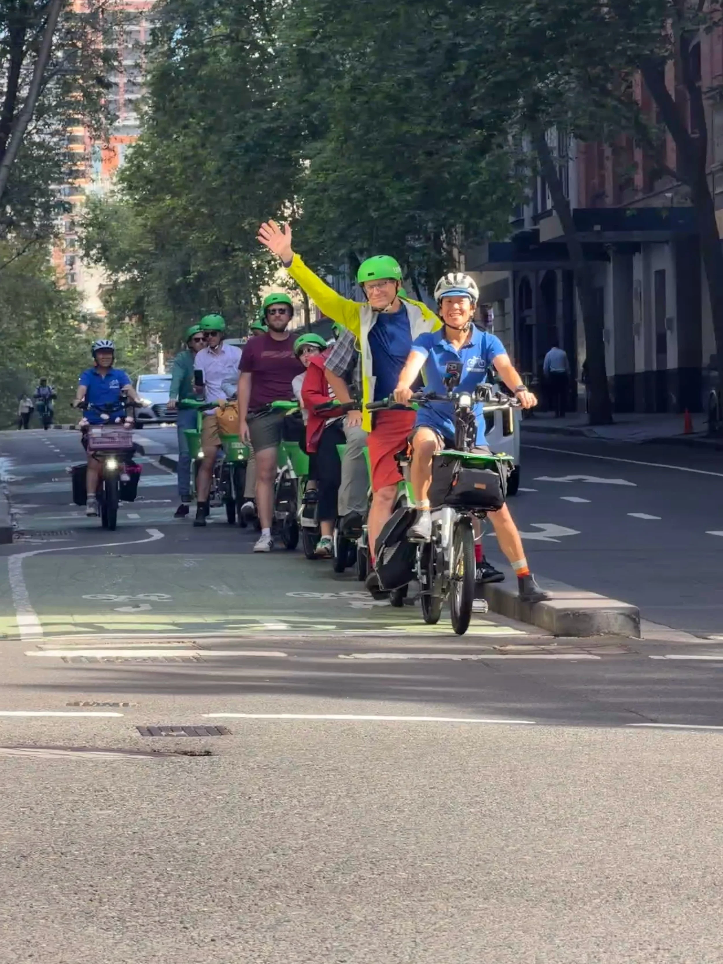 Two guided rides. Two different ways to explore Sydney.

Today we welcomed delegates from the Australasian Road Safety Conference onto @lime bikes for an Infrastructure Tour and a Tourist Tour, delivered by Pedal Set Go on behalf of @cityofsydney and