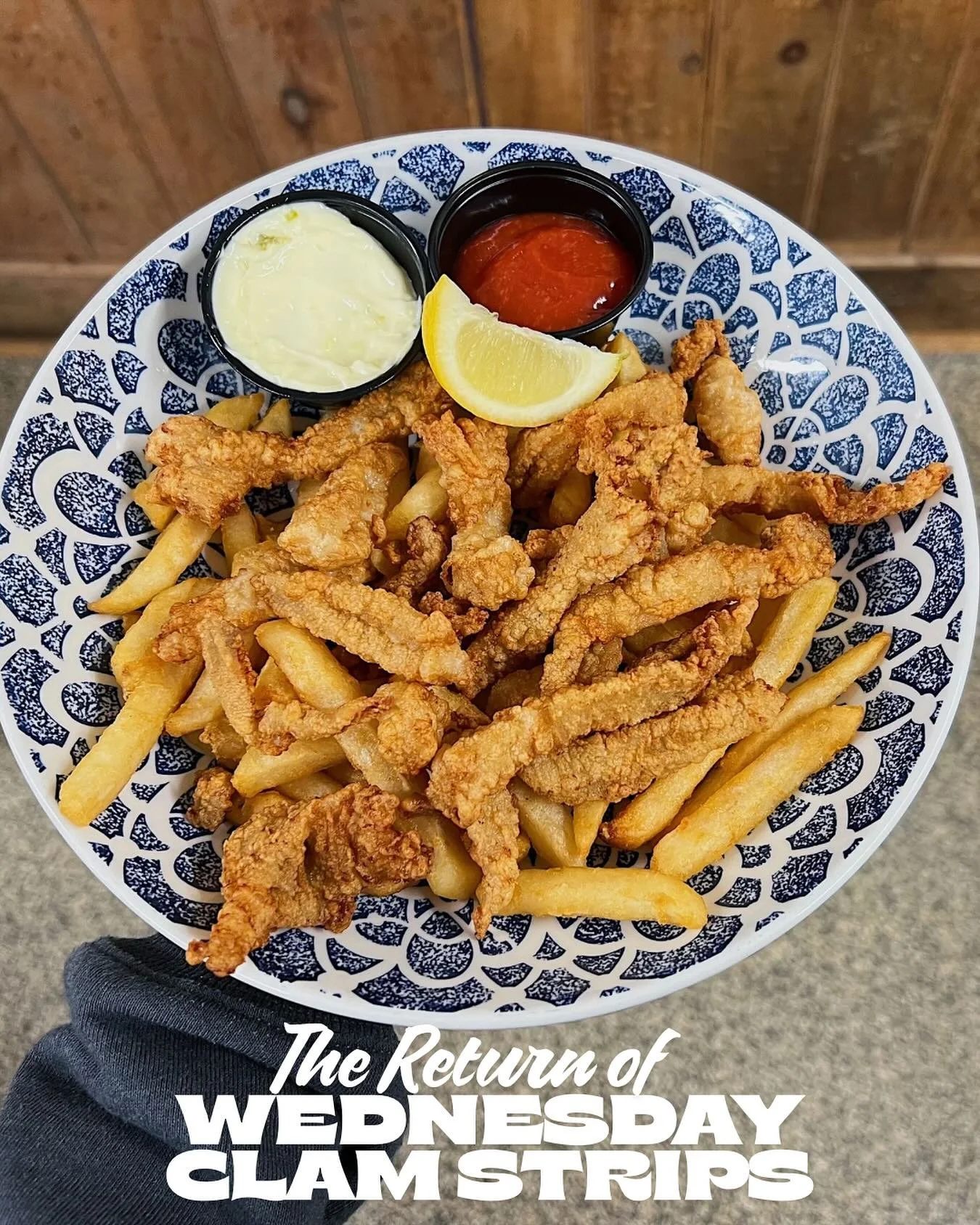 Beginning tomorrow, October 22nd, clam strips will be available every Wednesday all day long! 🍂 Don&rsquo;t forget that we close November 23rd for the season, make sure you visit us while you can!