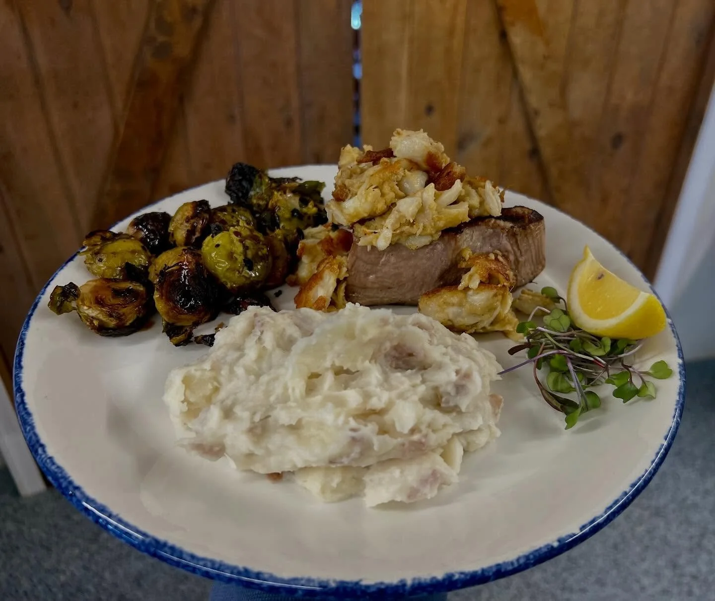 Fresh yellowfin tuna stuffed with jumbo lump crab meat served with garlic mashed potatoes &amp; roasted brussels sprouts with a balsamic glaze 🍂 Warm up with us, we&rsquo;re here until 8:30pm!!