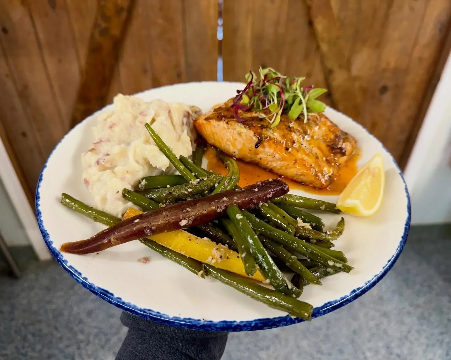 This weekend will be the last few chances you&rsquo;ll have to get your favorite meals!! Our final day for the season is this coming Sunday, November 23rd! Here until 8:30pm tonight! 🍂