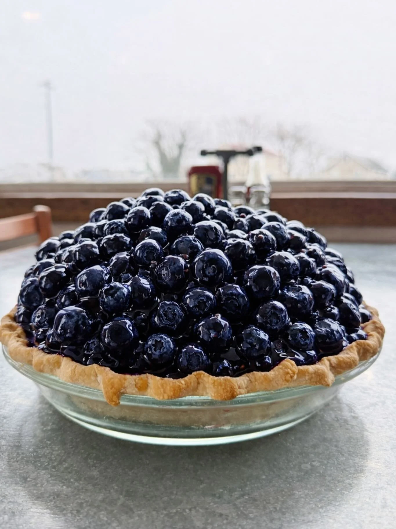 BIG NEWS: Strawberry pie is officially out&hellip;blueberry is taking over 🫐🥧
Available today only, April 1st!! 🍓🤪😉