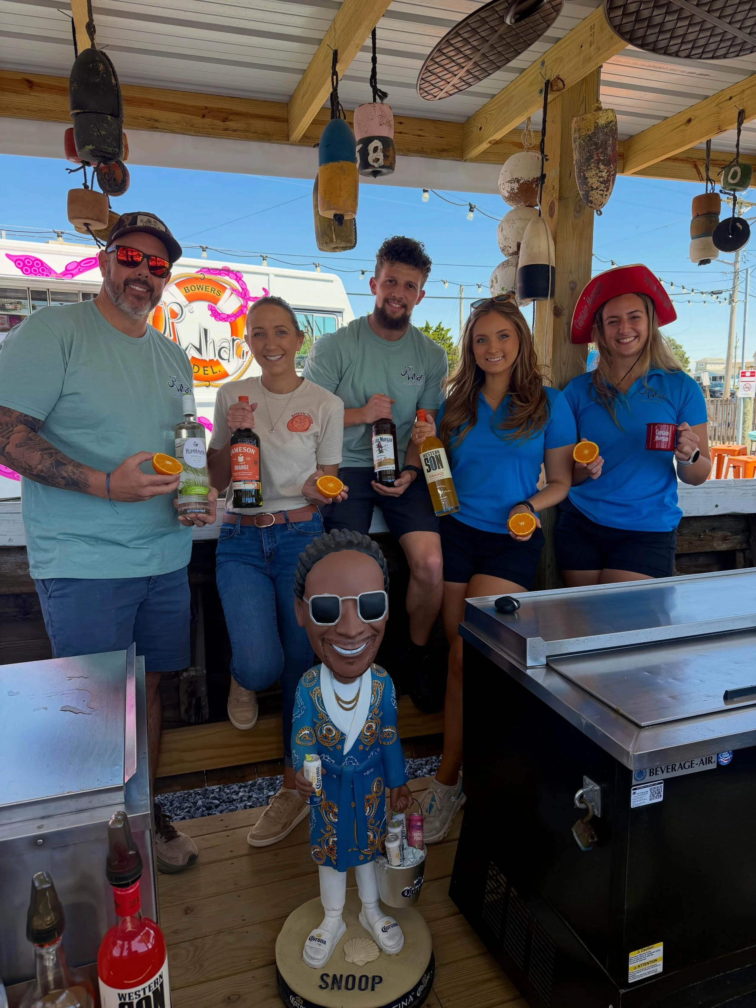 🍊 Orange crush contest today from 2PM-6PM!! 

🍊 Tickets are $35 for 4 crush stations, for purchase at either bar in The Boatyard! 

🍊 Jim Cochran Band tonight 7PM-10PM 🎶
