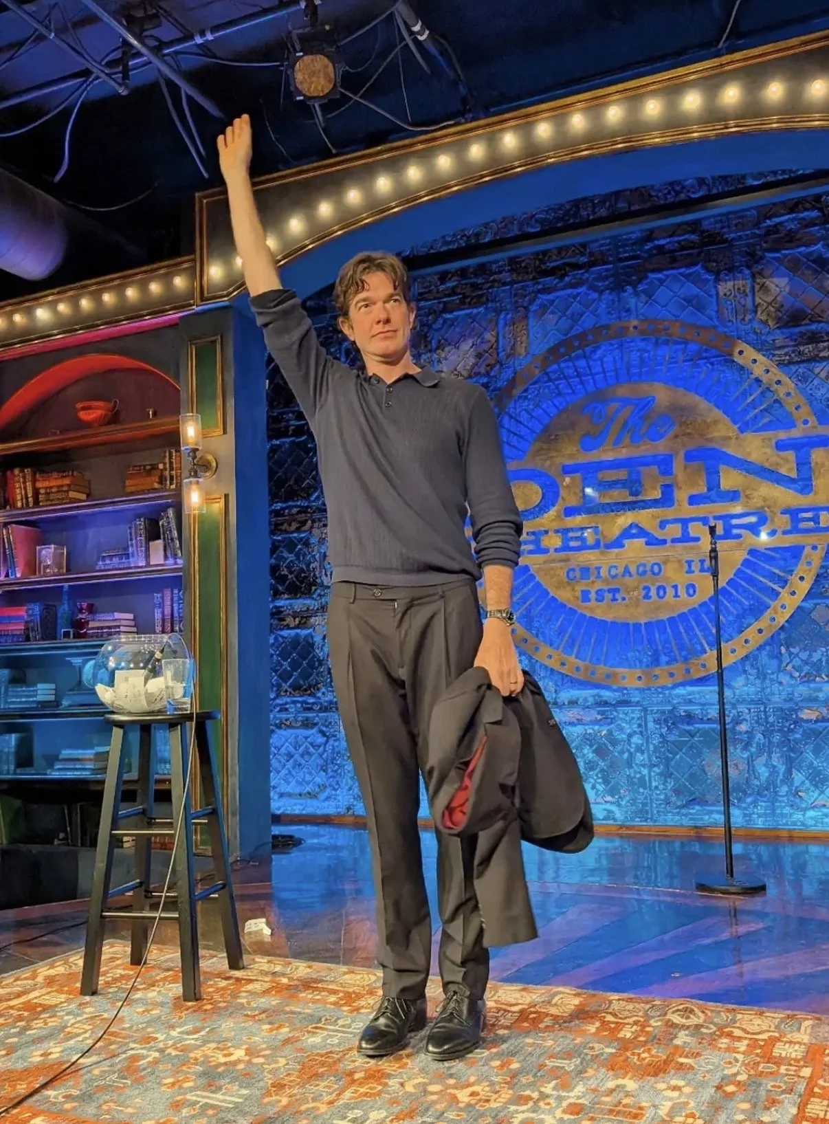 29picture-the-den-theatre-comedy-club-chicago.jpg